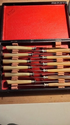 Couteau anciens dans son - anciens,