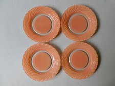 4 assiettes à dessert en forme de fleur, Duralex France, verre rose, vers 1960