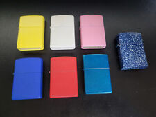 LOT DE 6 ZIPPO COULEURS NEUF A TRES BON ETAT DE 1996 A 2011 PLUS CADEAU