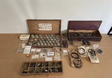 IMPORTANT LOT PIÈCES