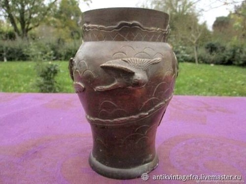 Vase bronze ancien - , ème