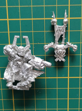 Warhammer 40k/40000/ : Pièces seigneur du chaos OOP  (space marine du chaos)