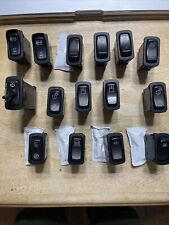 Lot d'interrupteurs à bascule Mack assortis d'un pinacle Mack 2017