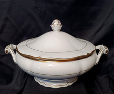 Soupière  en porcelaine de