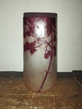 vase en  pâte de verre Theodore Legras série Rubis C.1900