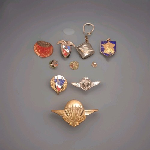 Lot anciens insignes divers - anciens,