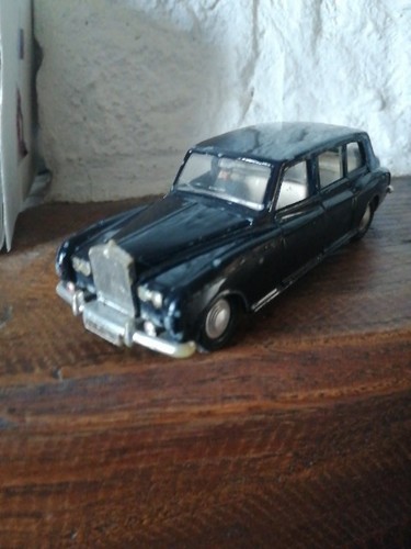 Rolls royce phantom dinky - rolls,