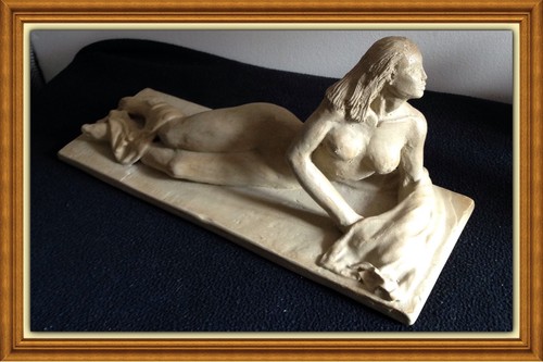 Sculpture femme nue allongée - femme,