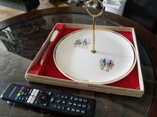 Plat de service cavaliers porcelaine France signée B avec son couteau