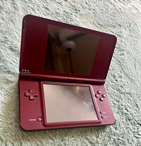 Nintendo dsi red handheld - red,