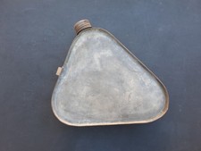 Bidon triangulaire d'essence réservoir Jerrycan moto ou voiture ancienne TBE!