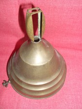 ancienne  griffe  de tulipe ou  globe   en laiton