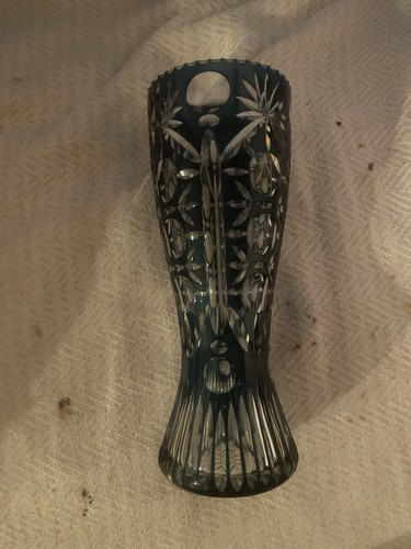 Vase cristal taillé bleu - taillé,