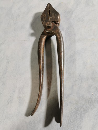 Outil ancien cordonnier pince