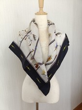 Foulard Hermès Carré Plume