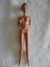 POUPEE BARBIE VINTAGE MADE IN