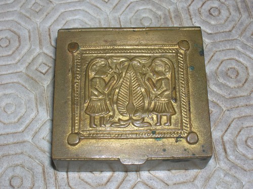 Boite poudrier bronze - en,