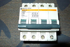 DISJONCTEUR TETRAPOLAIRE 50A COURBE C MERLIN GERIN 50AMPERES HAUT Pouv Coup 15KA