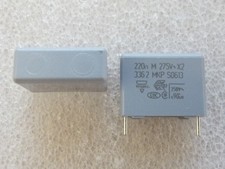 2 condensateurs 0,22uF 220nF