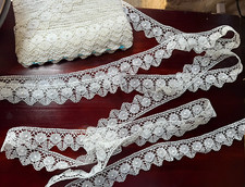 DENTELLE ANCIENNE aux fuseaux - jolie bordure en  lin - fait main - 10mètres