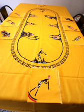 Nappe coton jaune + 8 serviettes  peintes  motifs Africains  ( ref 6 )