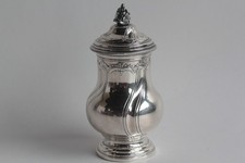 Ancien moulin à poivre argent