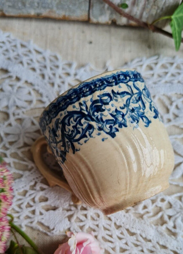 Ancienne tasse cafe - tasse, terre