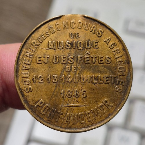 Médaille musique et - ~,