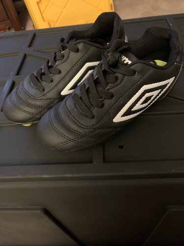 Black umbro soccer cleats 13y - umbro,