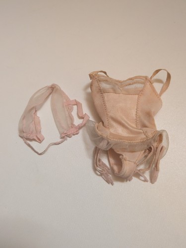 Barbie under fashion - under,