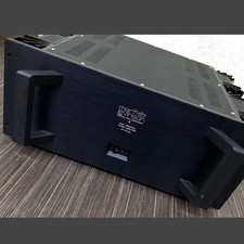 Amplificateur Mark Levinson n°23,5 L entrée équilibrée utilisée avec câble...