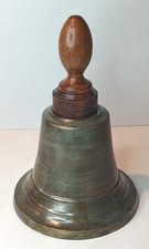 Ancienne cloche à main de