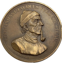 H2b/09/25 (REF27146) Belle médaille en bronze COMMANDANT COUSTEAU FRENCH MEDAL