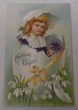 CPA Fantaisie gaufrée - Heureuses Pâques - Oeuf enfant violette