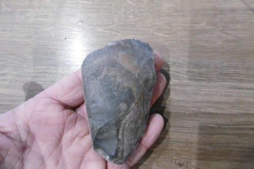 Ancien hache polie - en, silex