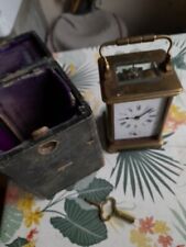 pendulette de voyage ancienne avec son etui et sa clef