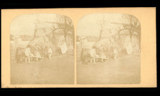 Enfants dans une brouette