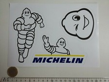 Lot 3 AUTOCOLLANT PNEU