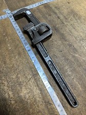 n° 783 OLD TOOL  OUTIL ANCIEN Clé à Griffes a Tube Facom Stillson N.131