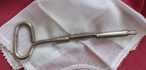 Ouvre boite sardine - boite,