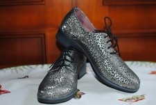 Chaussures, femme, 37, Lune et l'autre, gris argenté, cuir, lacets, talons 3 cm.