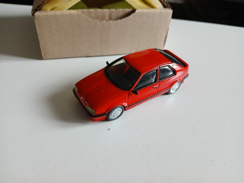 Renault version rouge - 1,