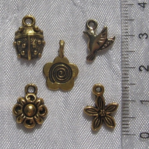 Lot breloques perles dorées - 5,