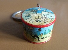 Ancien porte clé Boîte BROCHET Confiserie Tintin Milou Haddock Tournesol 3 dés.