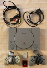 Sony Console PS1 PlayStation 1 PAL + Câbles + 2 Cartes mémoires + 2 Manettes