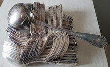 LOT DE COUVERTS EN MÉTAL ARGENTÉ  84  /  120/  5.952 Kg