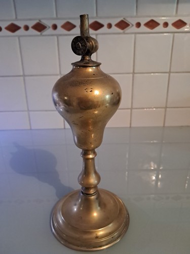 Ancienne lampe pétrole - lampe, en