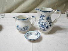 1 pot à lait + 1 mini sucrier + cafetière  faïence Sarreguemines  " Lancaster "