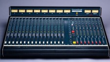 CONSOLE STUDIO OU LIVE VINTAGE  SOUNDCRAFT MX 8000 Analog  16/8/2