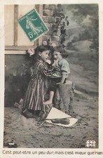 CP PETITE FILLE ESSUYANT LARMES ENFANT VIOLON PARTERRE